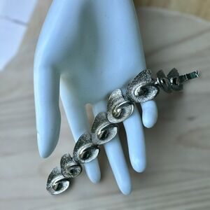 Vintage Judy Lee Size 6.5 Link Bracelet Swirl Design Textured Silver Tone Signed